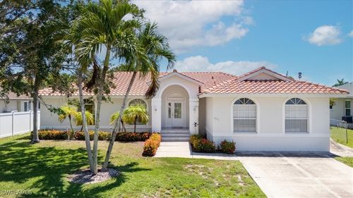 1833 N Bahama Ave, MARCO ISLAND, FL, 34145-4725 | Card Image