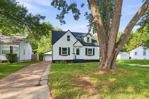 3235 24th Ave, Rock Island, IL, 61201-5501 | Card Image