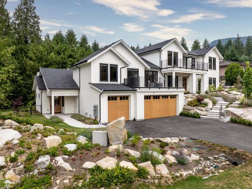 4597 Woodgreen Dr, West Vancouver, BC, V7S2V3 | Card Image