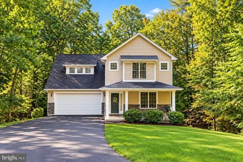232 Greenbriar Cir, CROSS JUNCTION, VA, 22625-2510 | Card Image