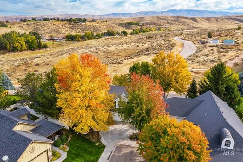 2912 E Bonfire Ln, Eagle, ID, 83616-6817 | Card Image