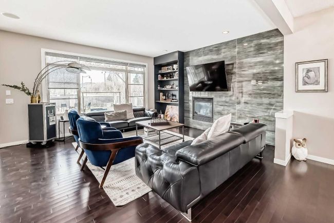 3 Aspen Summit View Sw, Home with 3 bedrooms, 2 bathrooms and 4 parking in Calgary AB | Image 6