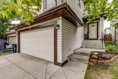 12 Tuscany Ravine Cres Nw, House detached with 3 bedrooms, 2 bathrooms and 4 parking in Calgary AB | Image 2