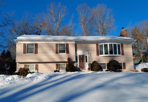 557 Babbling Brook Ln, Valley Cottage, NY, 10989-1503 | Card Image