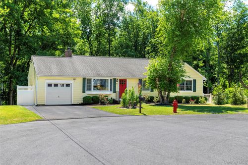 31 Wasson Dr, Poughkeepsie, NY, 12603-6031 | Card Image
