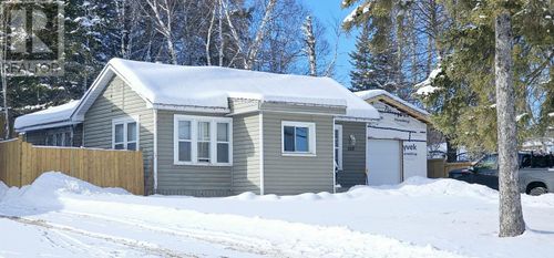 165 Market St, Thunder Bay, ON, P7A8A4 | Card Image