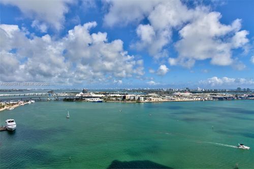 2802-888 Brickell Key Dr, Miami, FL, 33131-2600 | Card Image