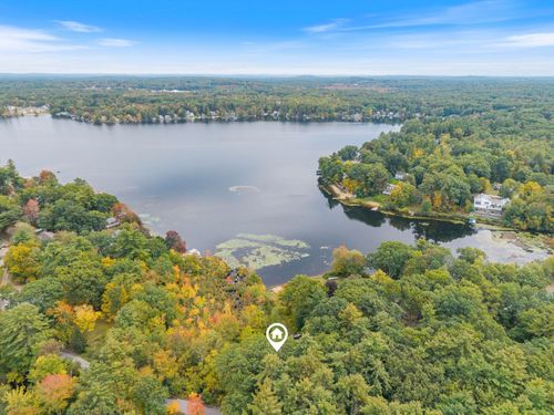 12 Holts Point Road, Sandown, NH, 03873 | Card Image