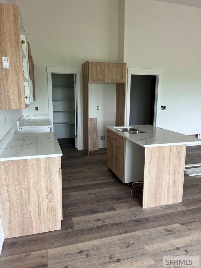 6164 Red Shirt Rd, Condo with 4 bedrooms, 3 bathrooms and 2 parking in Idaho Falls ID | Image 8