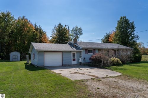8476 E Pickard Road, Mt Pleasant, MI, 48858 | Card Image