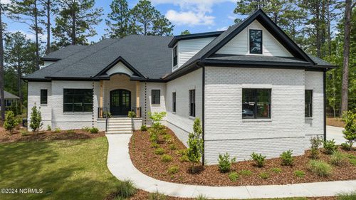 4 Kenilwood Ct, Pinehurst, NC, 28374-8737 | Card Image