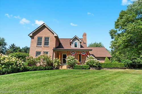 4650 Cooley Lake Rd, Commerce Township, MI, 48382-1108 | Card Image