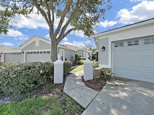 6077 Sandhill Ridge Dr, LITHIA, FL, 33547-3884 | Card Image