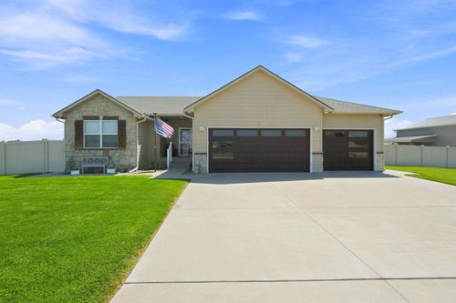 3 Bristol Dr, South Hutchinson, KS, 67505-1746 | Card Image