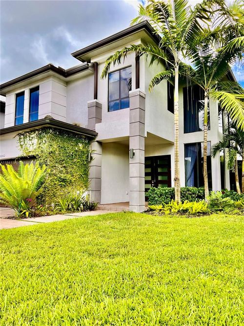 16002 Sw 136th Way, Miami, FL, 33196-1824 | Card Image