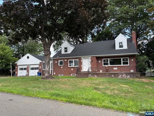 30 Birch St, Emerson, NJ, 07630-1126 | Card Image