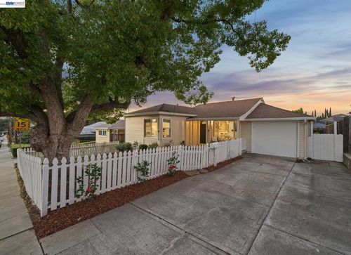 2690 2690 Watson St, Castro Valley, CA, 94546 | Card Image