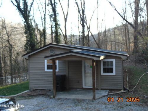 129 Moore Ln, Powell, TN, 37849-7331 | Card Image