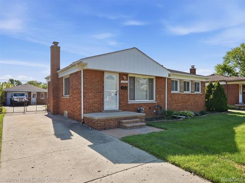 24300 Prairie Ln, Warren, MI, 48089-4757 | Card Image
