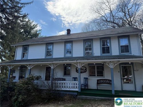 1227 Valley Rd, Tamaqua, PA, 18252-5011 | Card Image