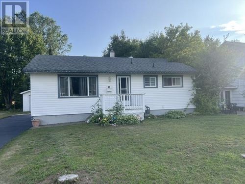 41 Centre St, Sault Ste. Marie, ON, P6A4P5 | Card Image