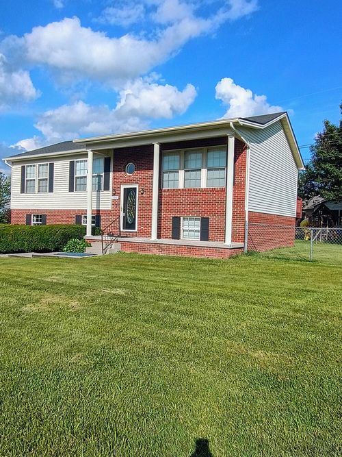 504 Scenic View Cir, Berea, KY, 40403-9054 | Card Image