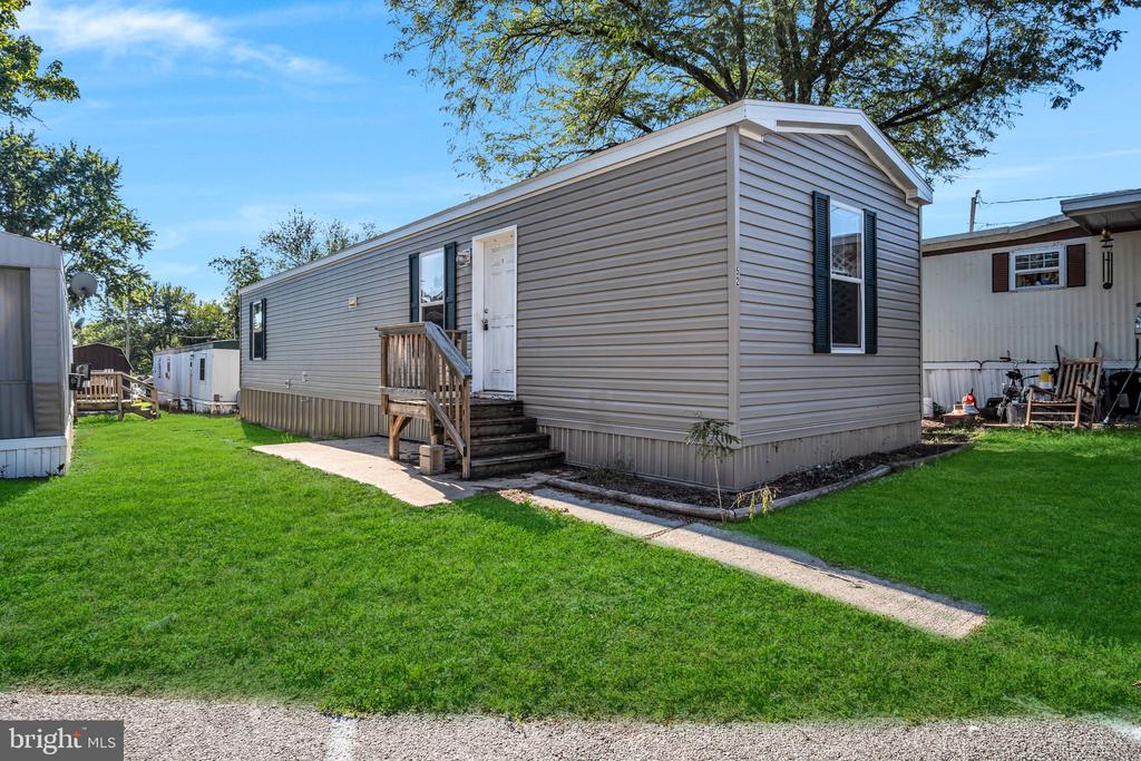 Mobile Dr, Thomasville, PA 17364