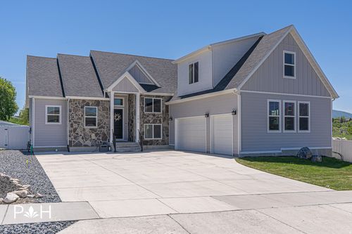 781 W 85 S, Hyrum, UT, 84319-1286 | Card Image