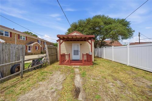 9635 10th Bay St, Norfolk, VA, 23518-1325 | Card Image