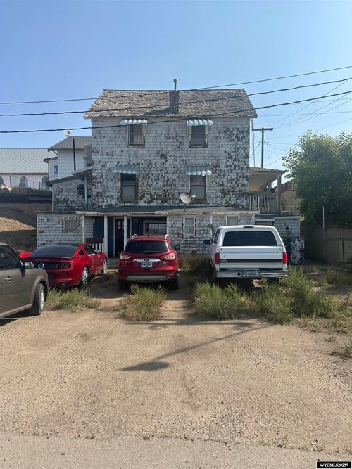 31 1st St, Rock Springs, WY, 82901-6138 | Card Image