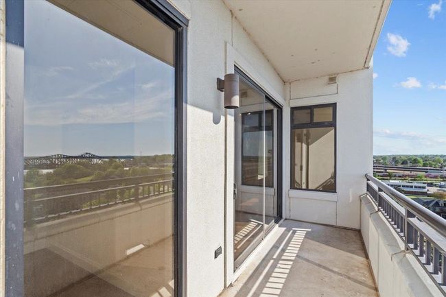 APT-906 - 717 S Riverside Dr, Condo with 3 bedrooms, 3 bathrooms and null parking in Memphis TN | Image 19
