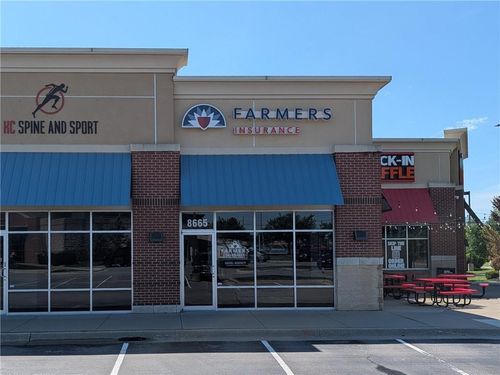 8665 W 135th St, Overland Park, KS, 66223-1215 | Card Image