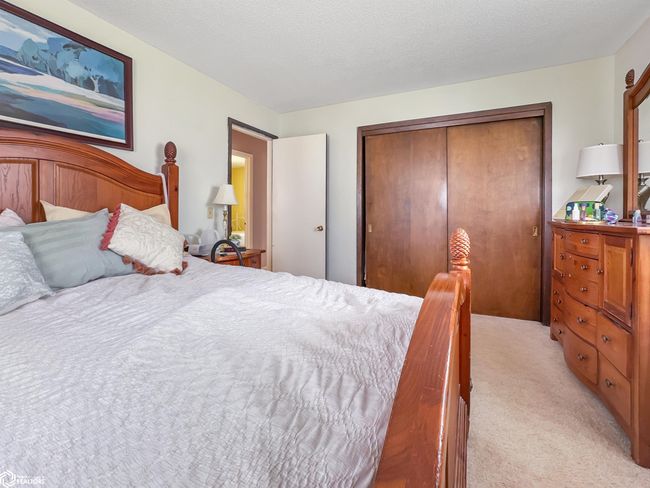 1604 Club View Dr, Home with 3 bedrooms, 2 bathrooms and 2 parking in Hampton IA | Image 20