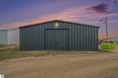 103 S Essex St, Kalkaska, MI, 49646-7516 | Card Image