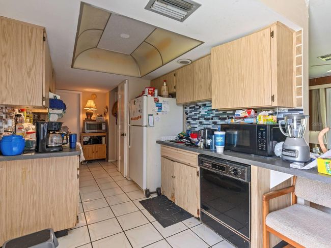 Kitchen | Image 10
