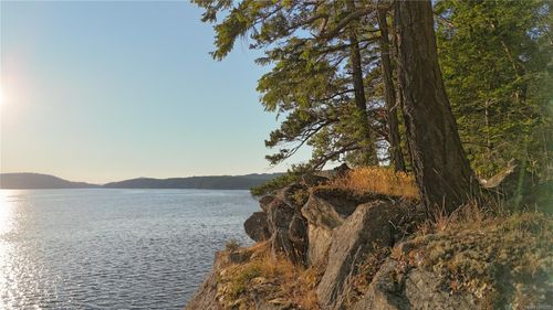 179 Link Bay Rd, Decourcy Island, BC, V0R1X7 | Card Image