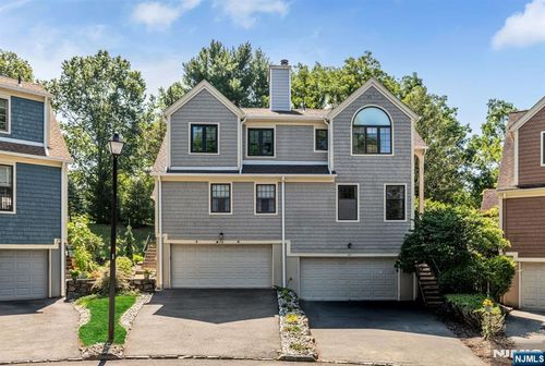 72 Tanager Ct, Wayne, NJ, 07470-8435 | Card Image