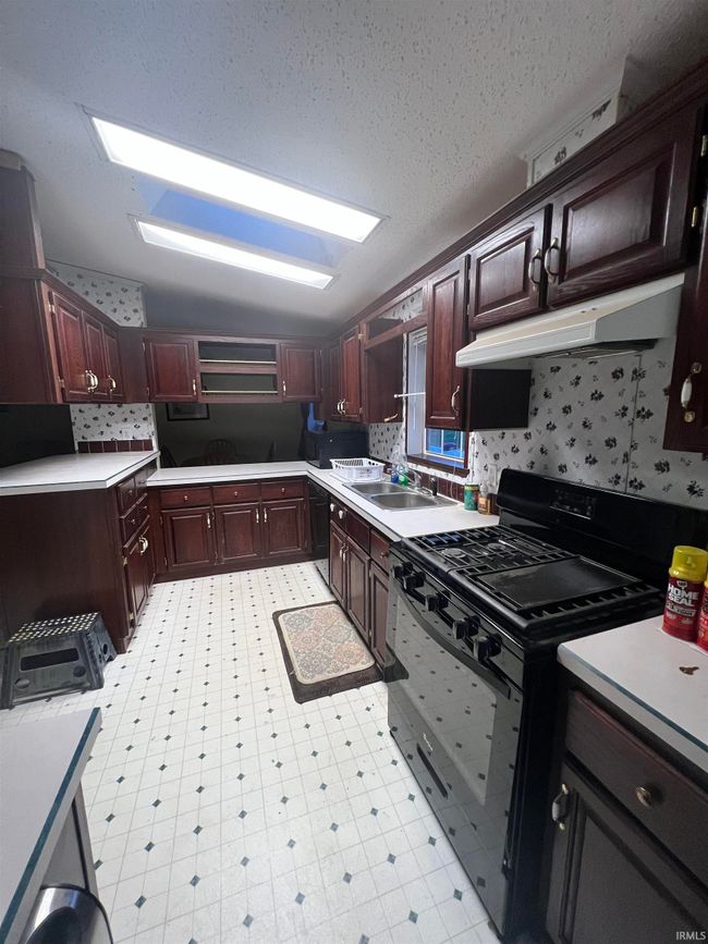 4055 S Mill Rd, House other with 3 bedrooms, 2 bathrooms and null parking in Carbon IN | Image 8