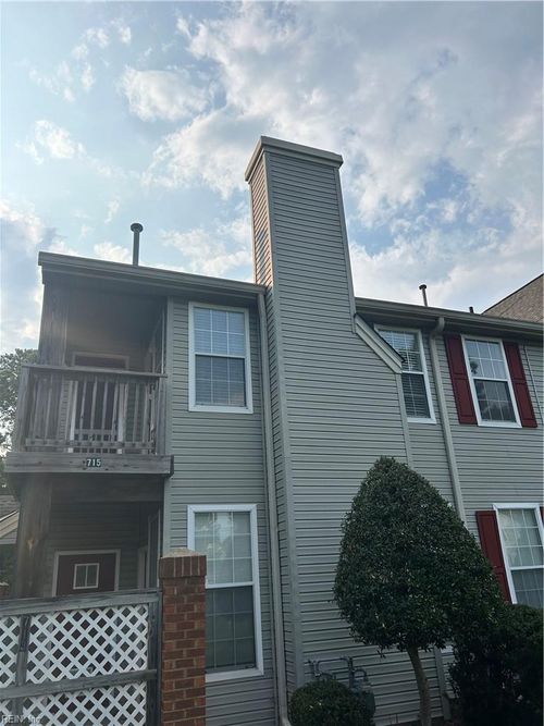 715 Daylight Ct, Newport News, VA, 23602-9523 | Card Image