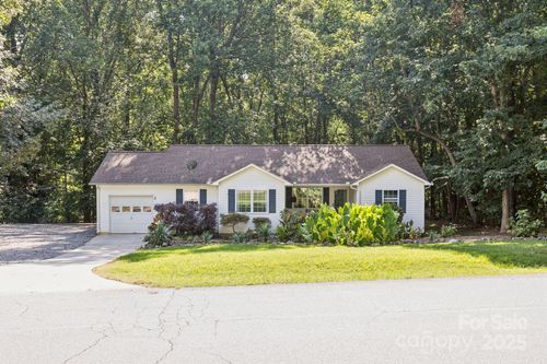 125 Mills Forest Ln, Mooresville, NC, 28117-8429 | Card Image