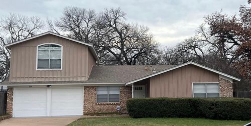 104 Jean Ln, Euless, TX, 76040-5337 | Card Image