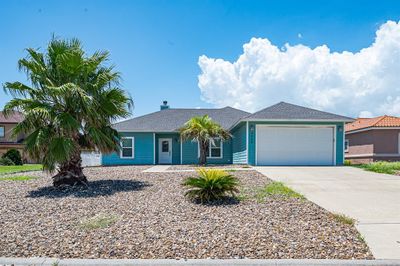 1074 Bay Street, House other with 3 bedrooms, 2 bathrooms and null parking in Aransas Pass TX | Image 1