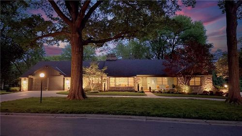 9703 Overbrook Rd, Leawood, KS, 66206-2309 | Card Image