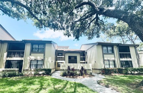 328 Woodlake Wynde, Oldsmar, FL, 34677-2189 | Card Image