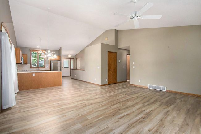 1067 Aspen Dr, Condo with 3 bedrooms, 3 bathrooms and null parking in Norton Shores MI | Image 5