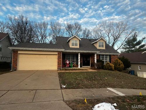 2422 Maple Crossing Dr, Wildwood, MO, 63011-1924 | Card Image