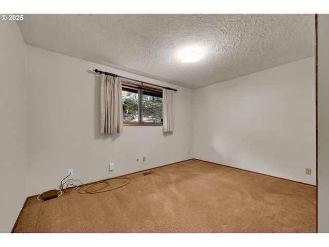 1770 W 28 Th Ave, House other with 3 bedrooms, 2 bathrooms and 2 parking in Eugene OR | Image 27