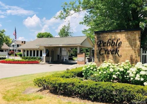 7494 Pebble Ln, West Bloomfield, MI, 48322-3522 | Card Image