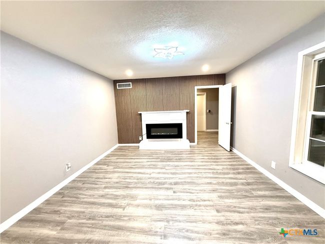 302 Smith St, House other with 3 bedrooms, 2 bathrooms and null parking in Gonzales TX | Image 12