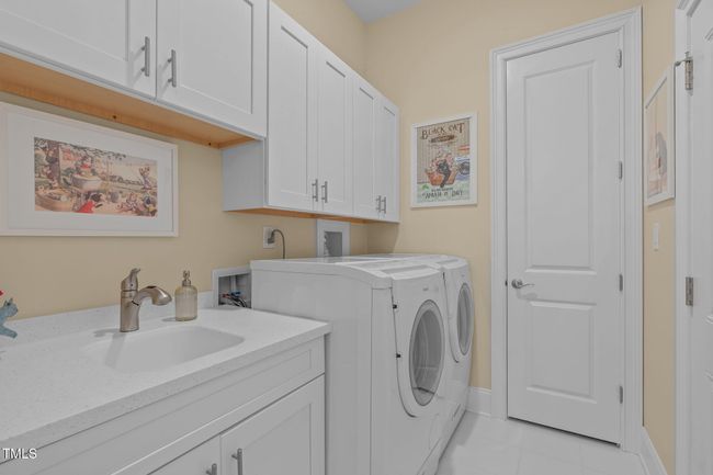 Laundry Room With SelfGenie System | Image 35